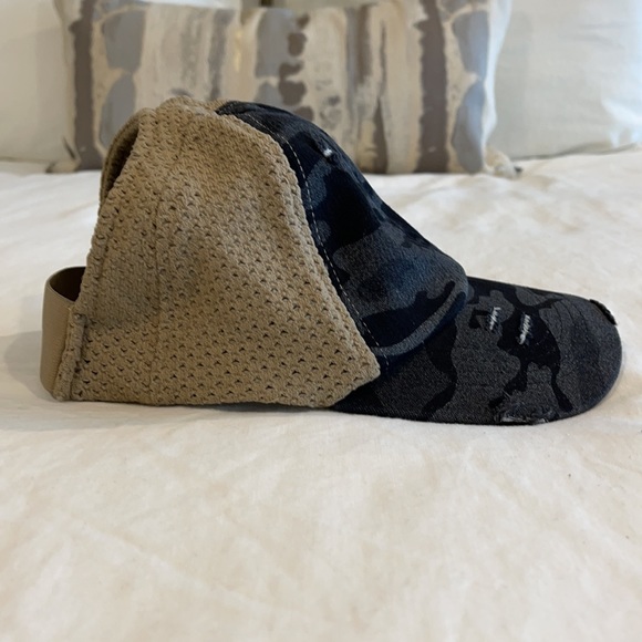 messy bun/ponytail trucker hat - Picture 3 of 7